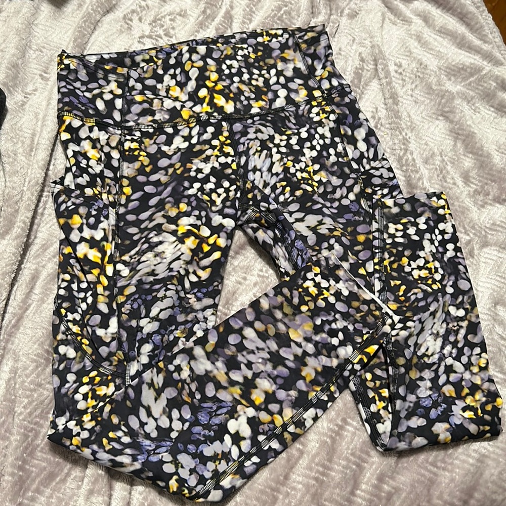 Lululemon fast and free metropolis glow size 8